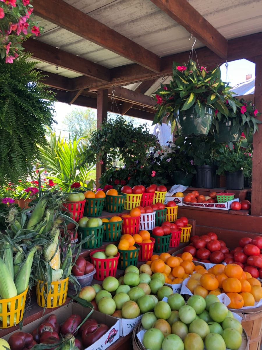 Mercado con productos frescos